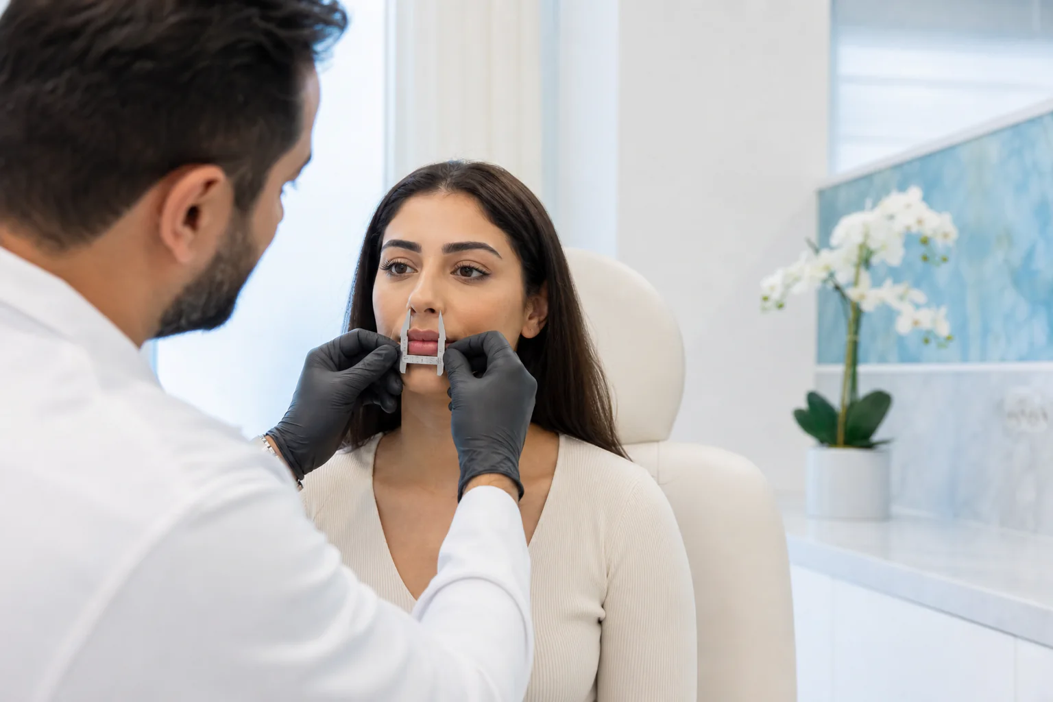 Lip Reduction treatment in Abu Dhabi