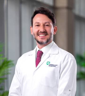 Dr. Luciano Tracia