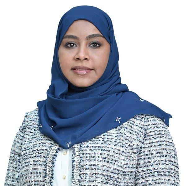 د. Muna Adam