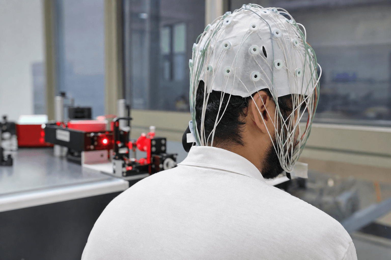 Chaotic Laser Beams: Revolutionizing Brain Imaging in Dubai's Labs