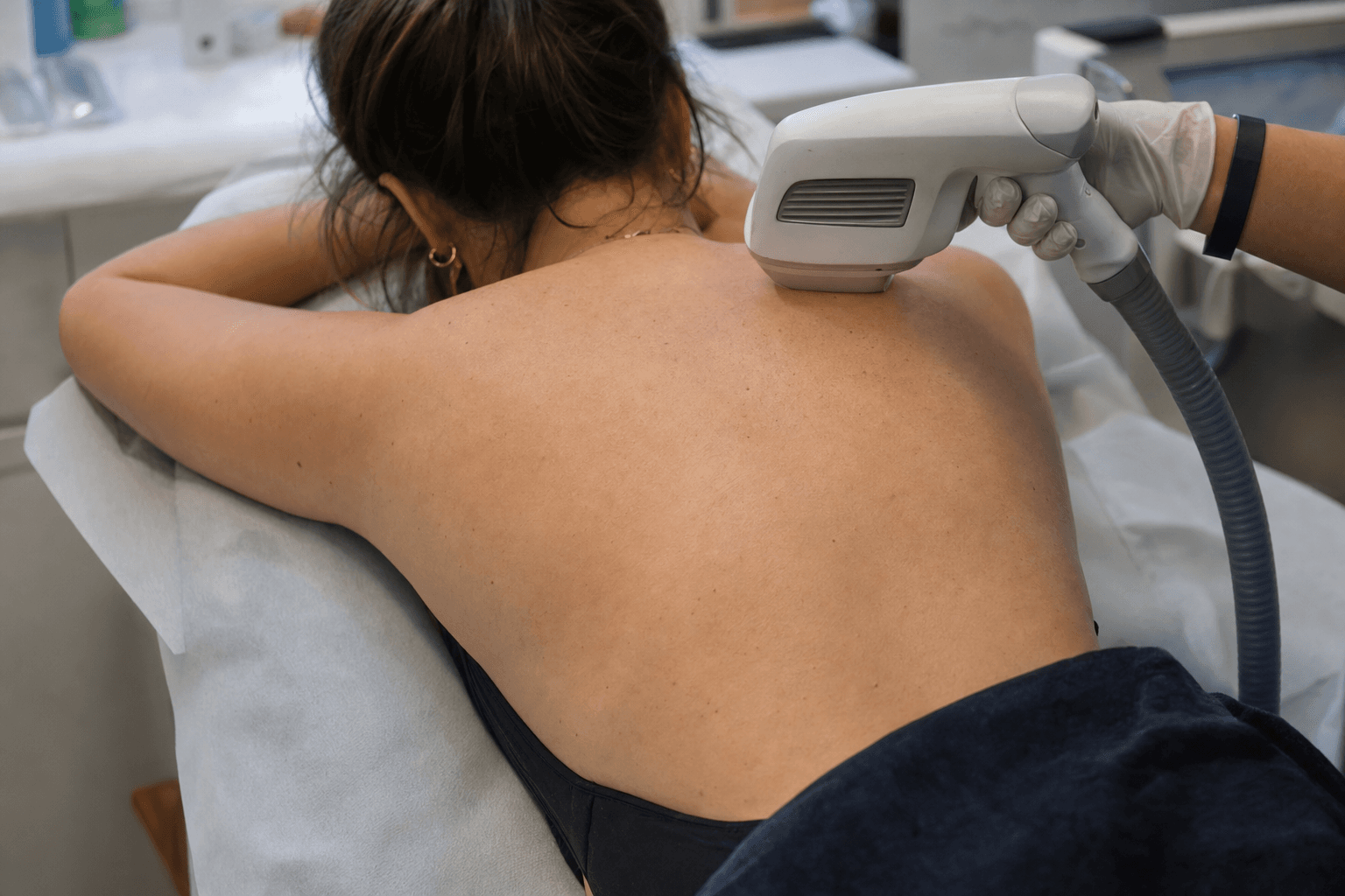 How Dubai's Top Clinics Offer Safe Laser Hair Removal from AED 250