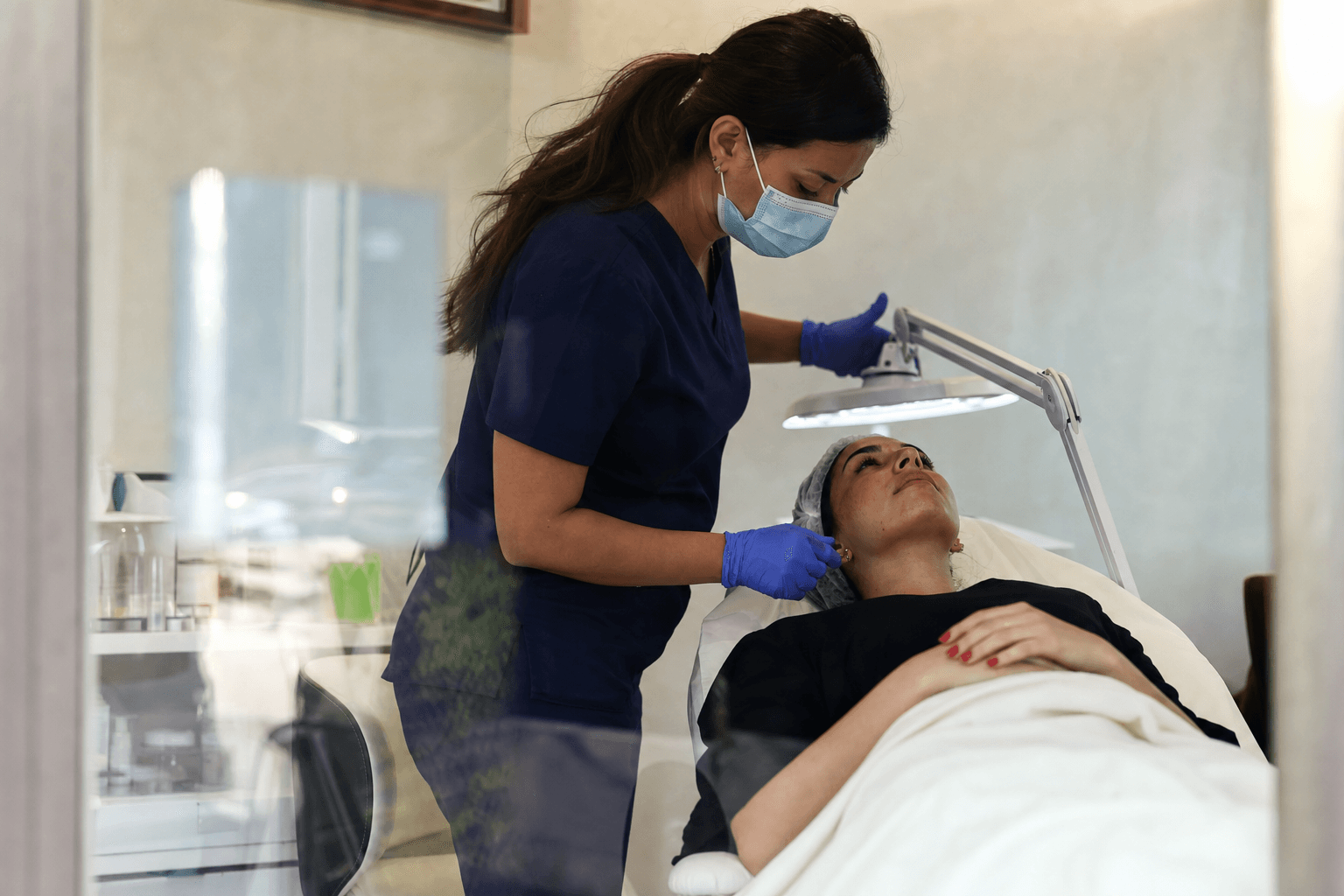 Dubai's Laser Skin Resurfacing: Post-Eid Glow for AED 800!
