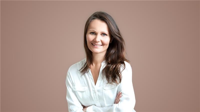 Dr. Alina