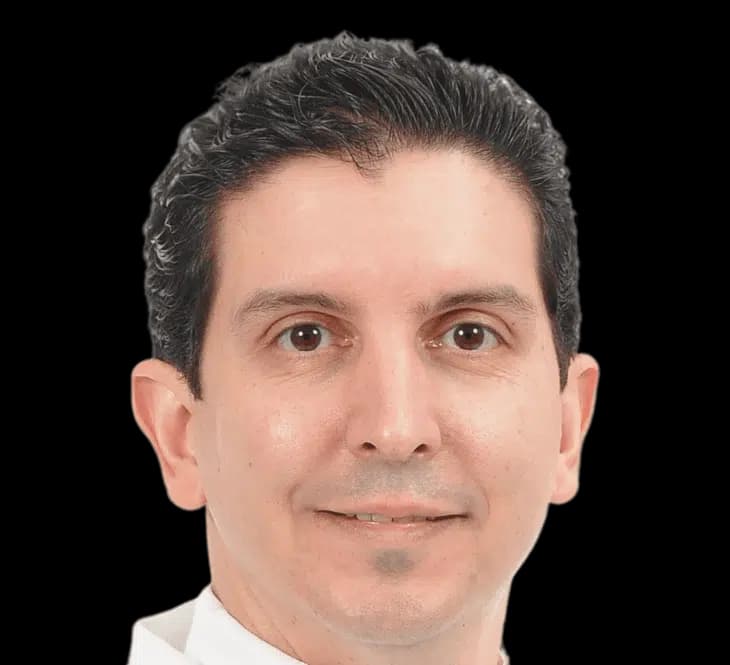 د. Gus Diaz