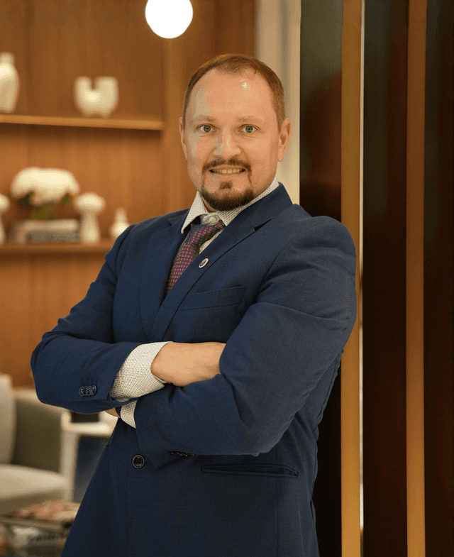 Dr. Oleksandr Knigavko