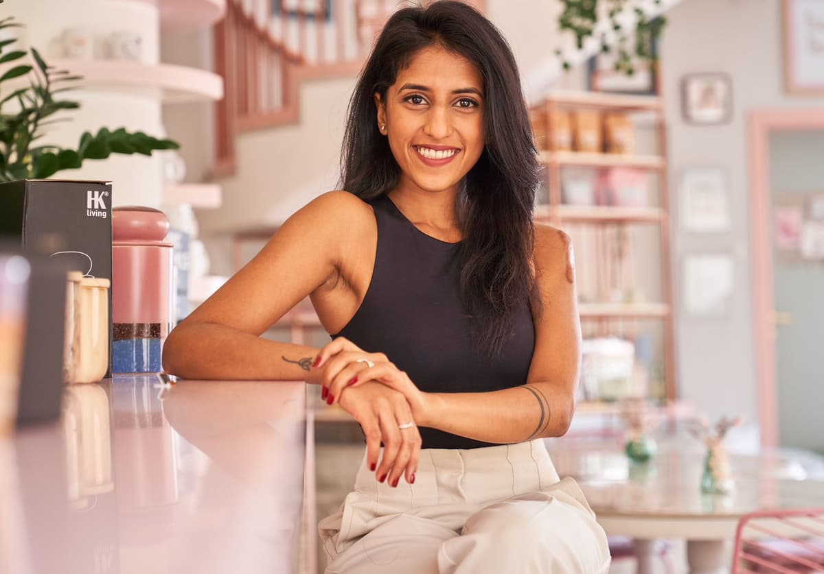 Dr. Niya Roy